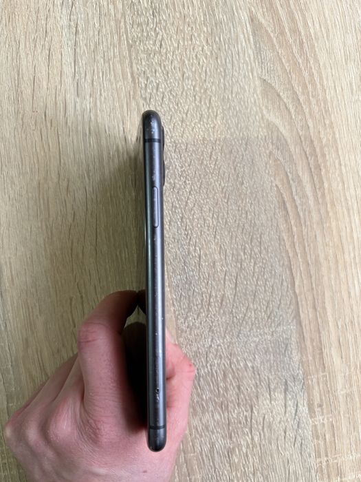 iPhone 11 • 128GB • Black • Liber rețea