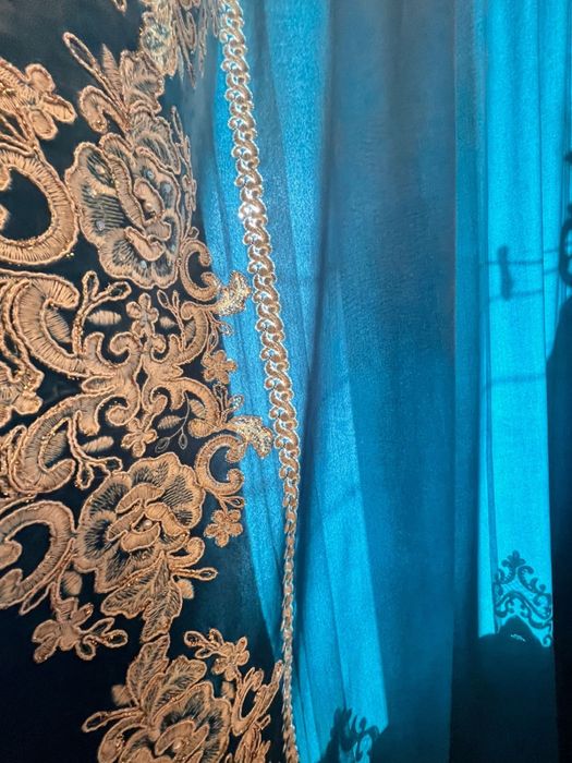 Продам шторы с тюлями