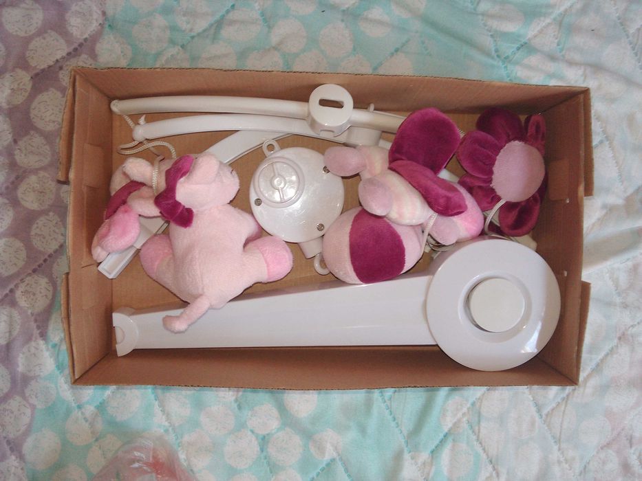 Музикална въртележка за легло