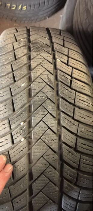 Комплект зимни гуми с оригинални джанти 19 цола за VW ID4  и VW ID5