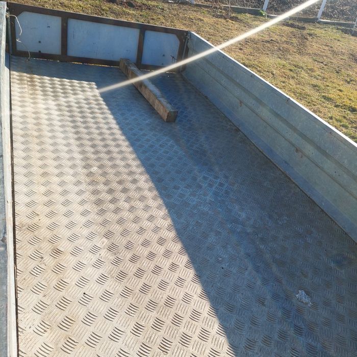 Remorca in stare buna, capacitate 2 tone