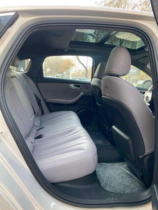 ROEWE M7 hybrid 2050km