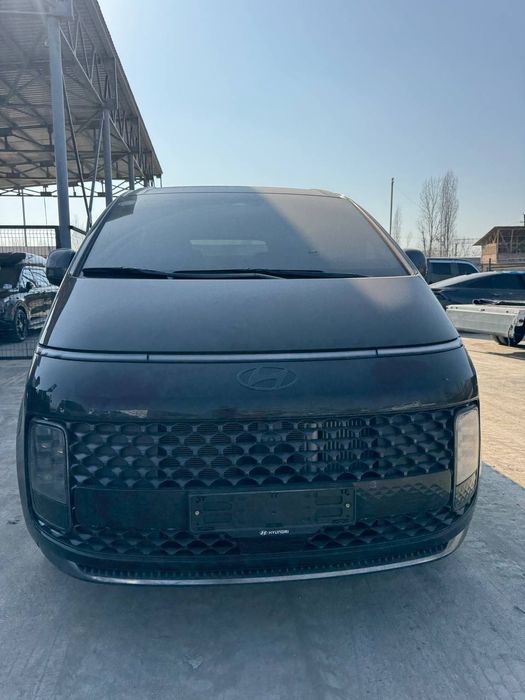 Hyundai staria 2025