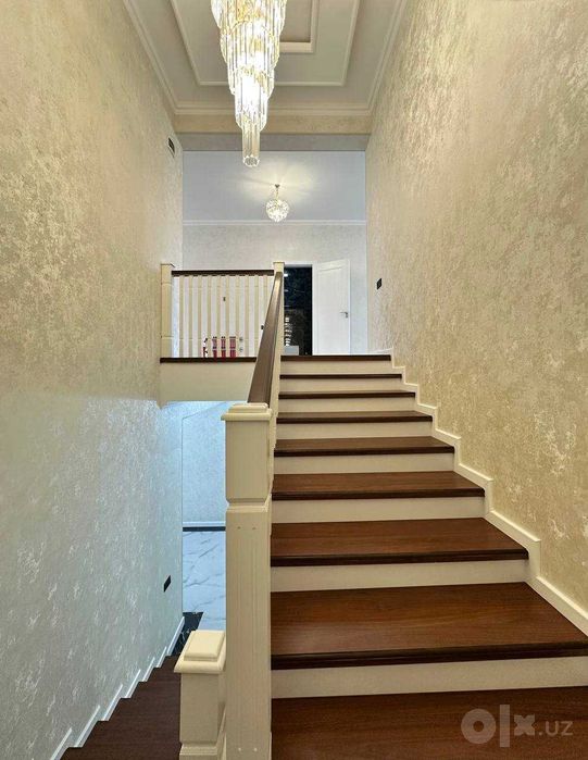 Nazarbekda Yangi ikki qavatli Uy Sotiladi, 215 m², 2,7 sotix