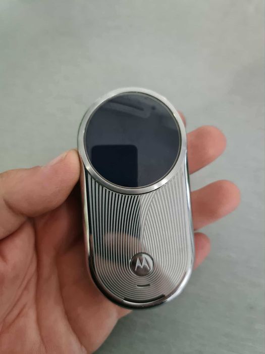 Motorola Aura R1