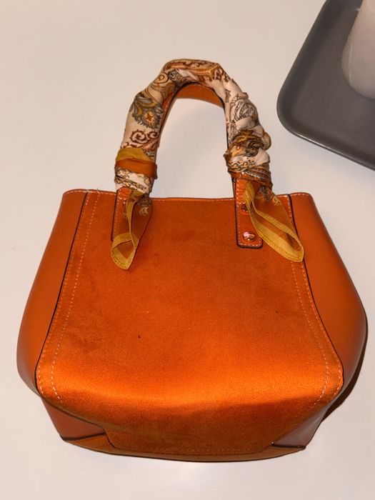 Мини чантичка H&M с шалче