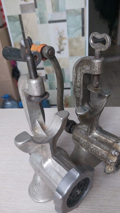 Мясорубка настольная