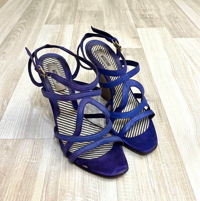 Босоножки Moschino