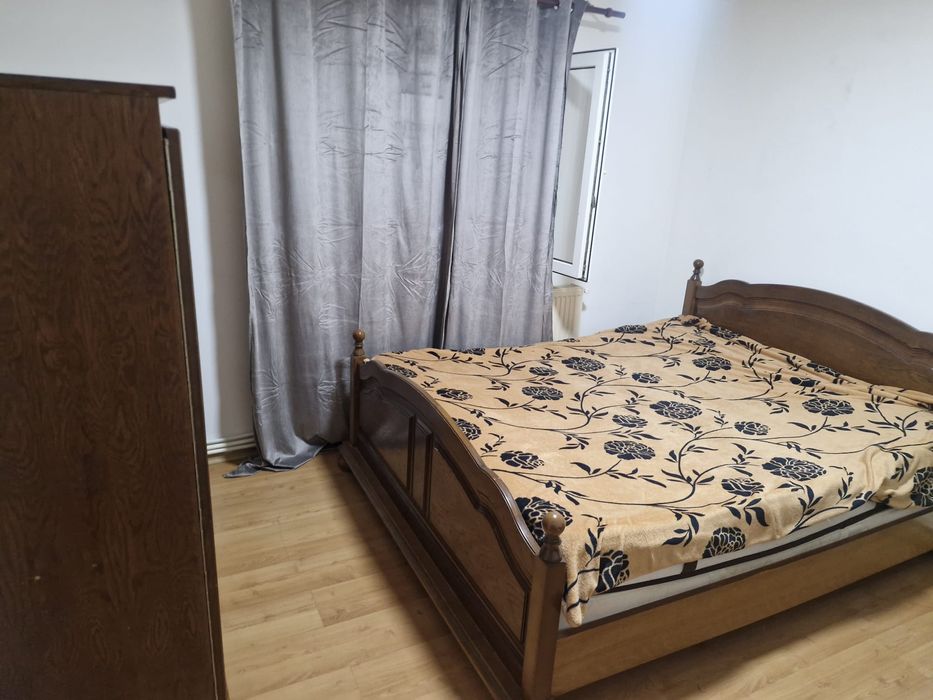 Închiriez apartament cu 2 camere, decomandat ,utilat zona centru