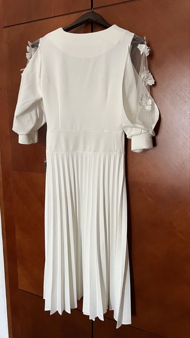 Rochie lunga alba plisata