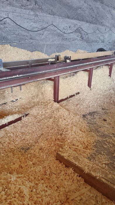 Опилки и крупная стружка