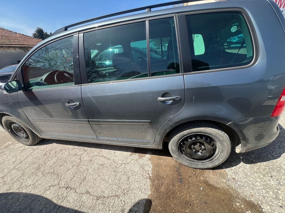 На части VW TOURAN 1.6 FSI 115 кс код  BAG 2006год