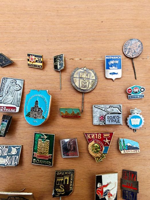 Колекция значки СССР социализъм ретро 150бр