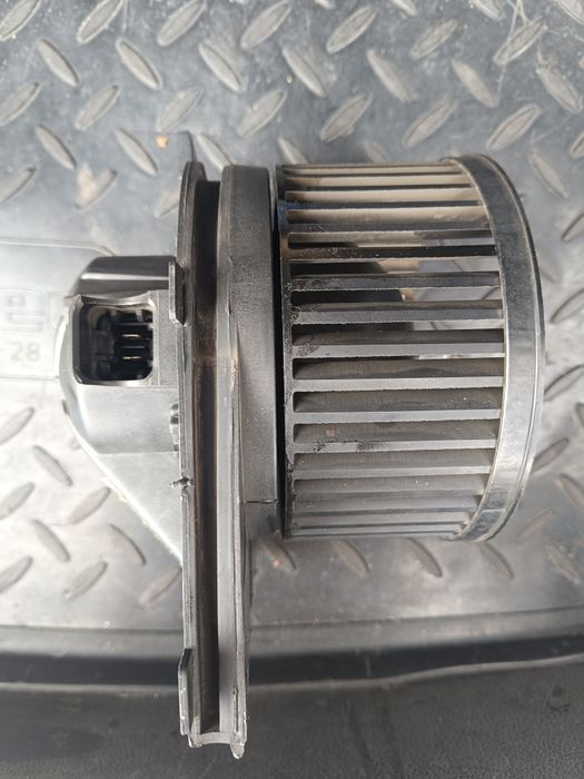 Вентилятор печки Пассат В5.