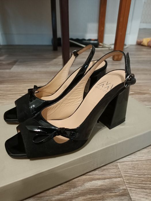 продам женские босоножки