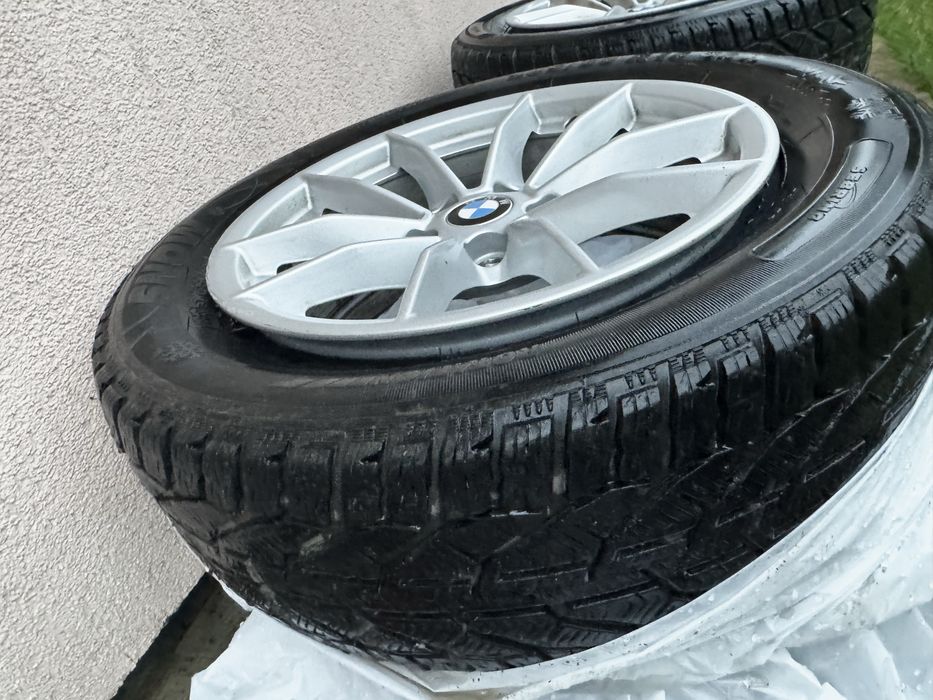 Set cauciucuri de iarnă + jante BMW  205/60 R16