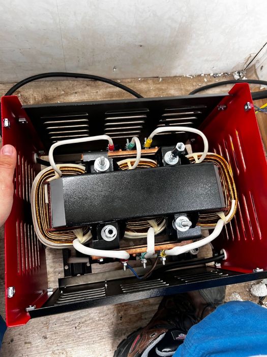 Продается трансформатор трехфазный