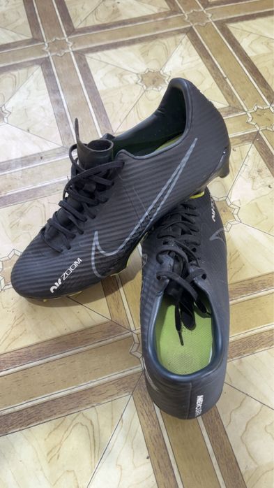 Ghete de fotbal nike