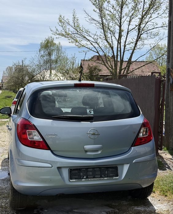 Opel corsa 1.2 benzina