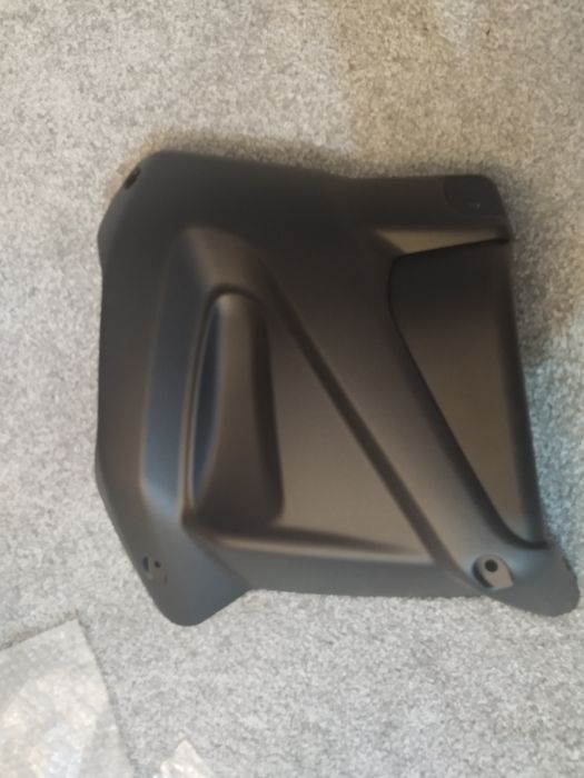 Carena dreapta originala pentru Yamaha xtz 1200 tenere, super tenere
