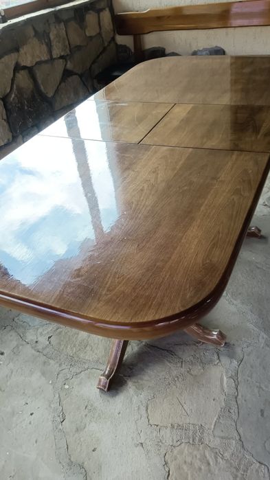 Масивна дървена маса с р-р 180/90см.