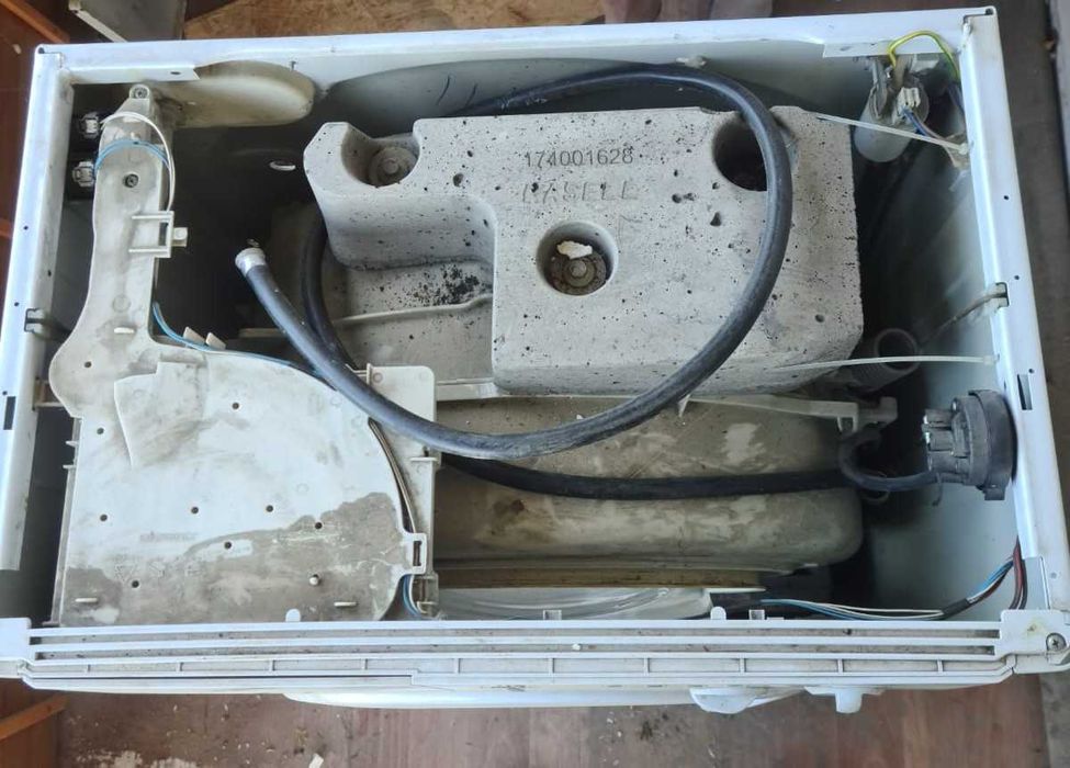 Стиральная машинка INDESIT WISL102