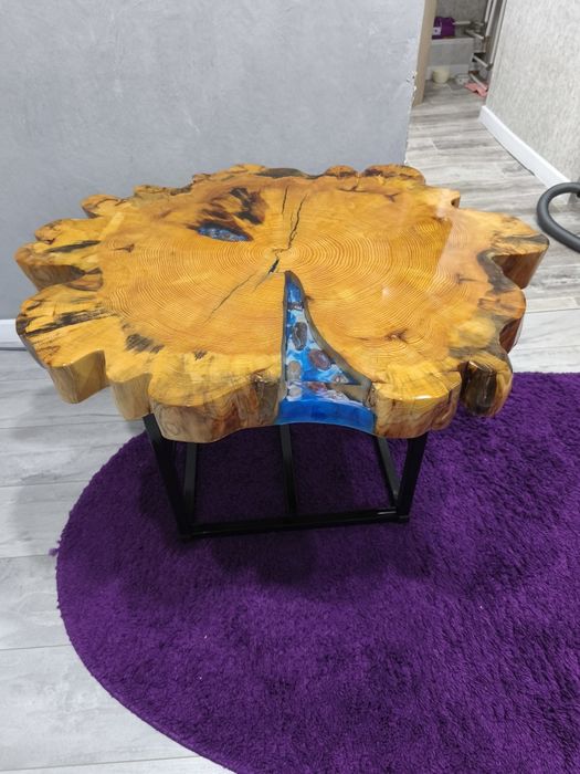 Столы с эпоксидной смолой