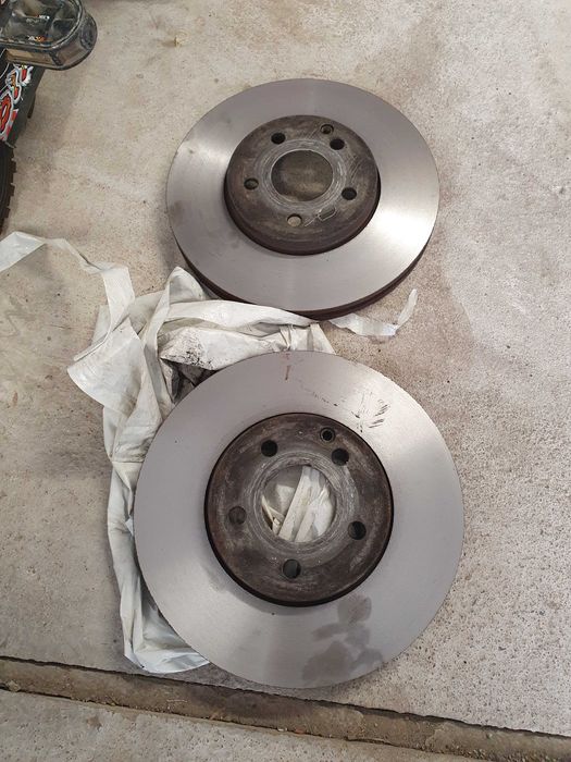 Предни дискове mercedes w211 ф304