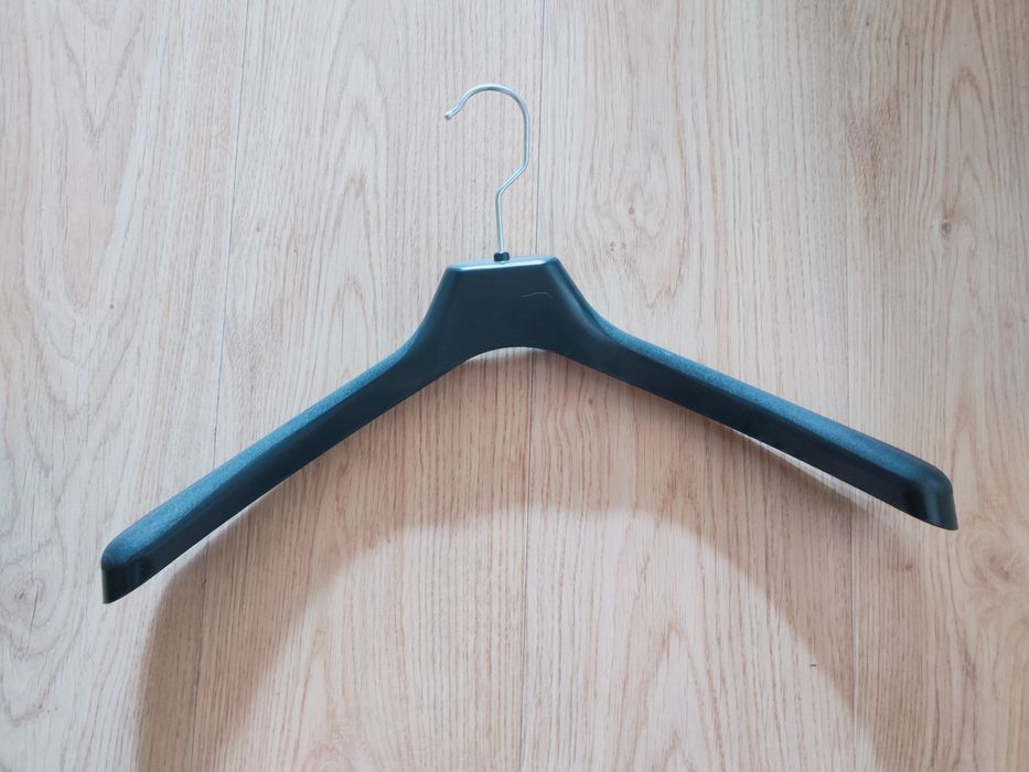 Вешалки для дома и для магазина