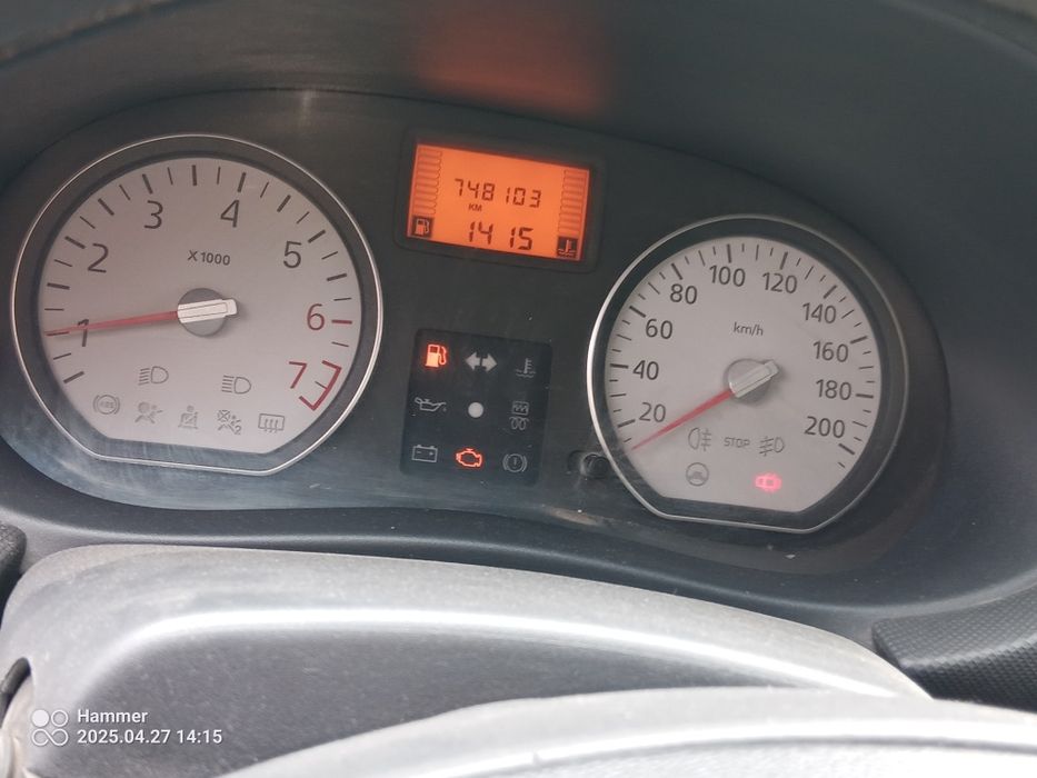 Продавам dacia sandero 1.6 газ бензин на части