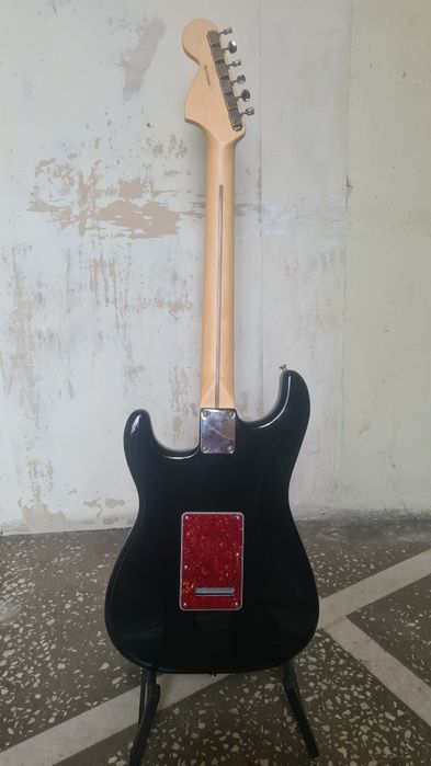 Fender American Performer Stratocaster FSR –Maple Neck,2-point Tremolo