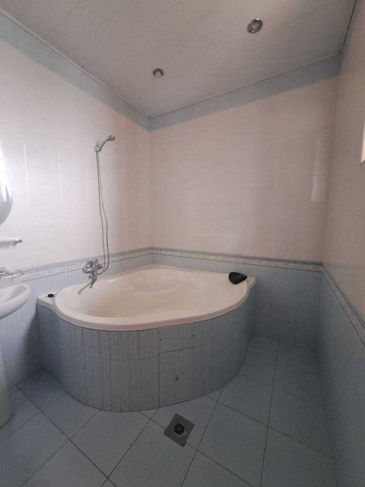 Сдаётся  участок Юнусабадсом районе по ул.Холис **