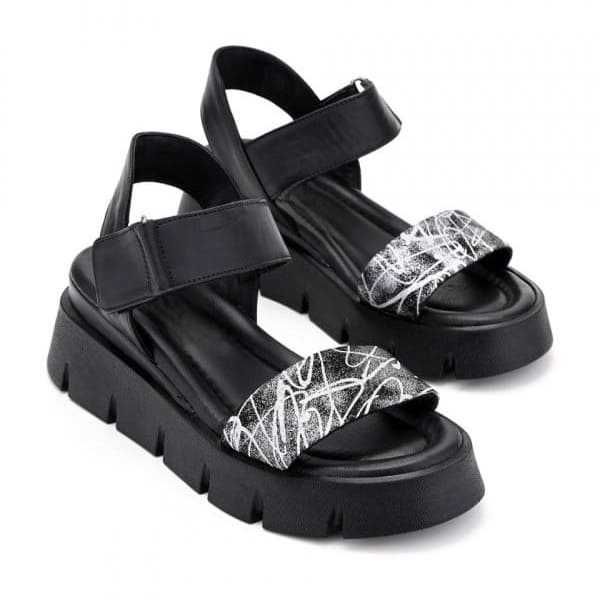 ПРОМО! Сандали на платформа от естествена кожа с атрактивен дизайн.