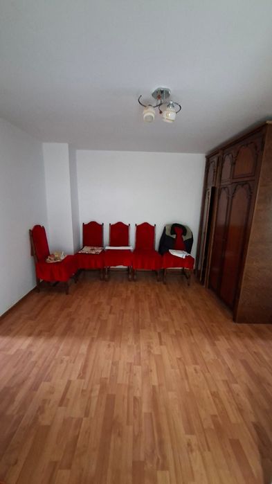 Vând casă la țară