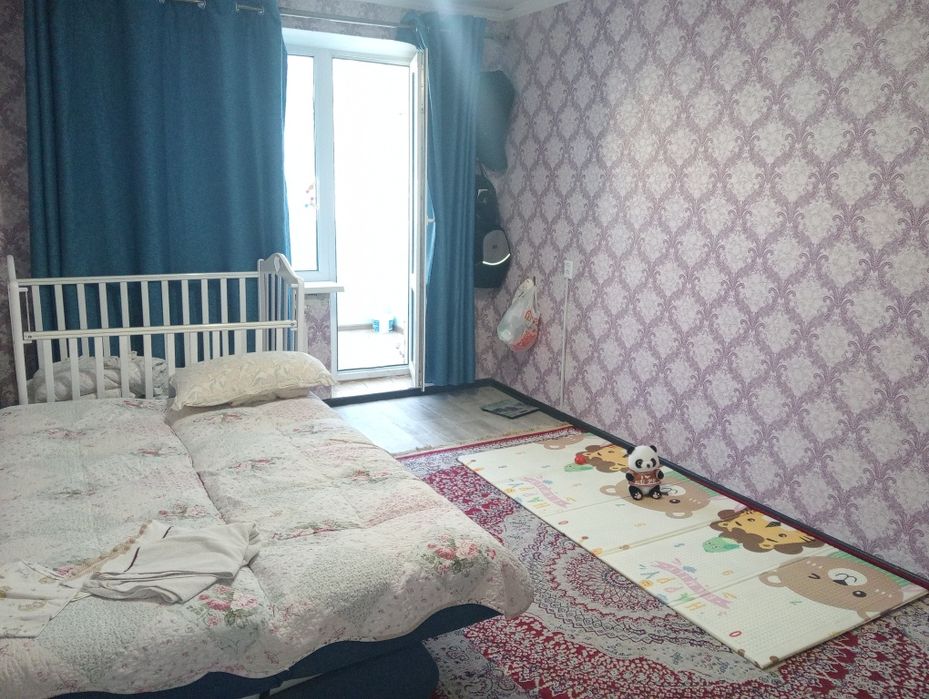 4-комн квартира , 8 мкр 2 этаж