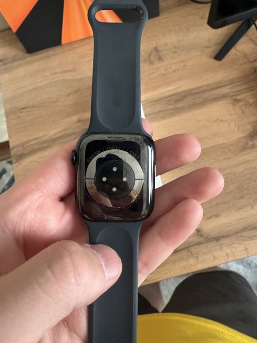 Продаю apple watch 7