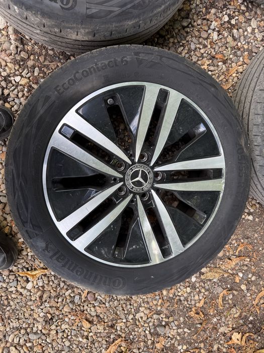 100% Оригинални Mercedes CLA 2022 година