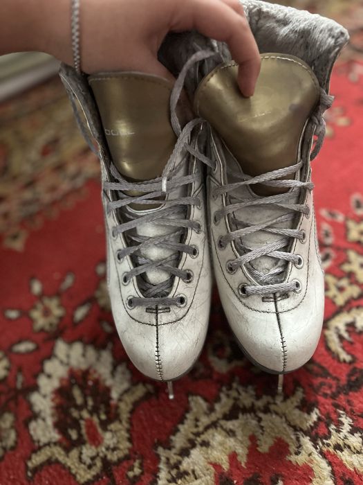 коньки 35,36 размера