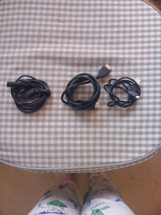 Vând ps 4 slim cu cont de fortnite