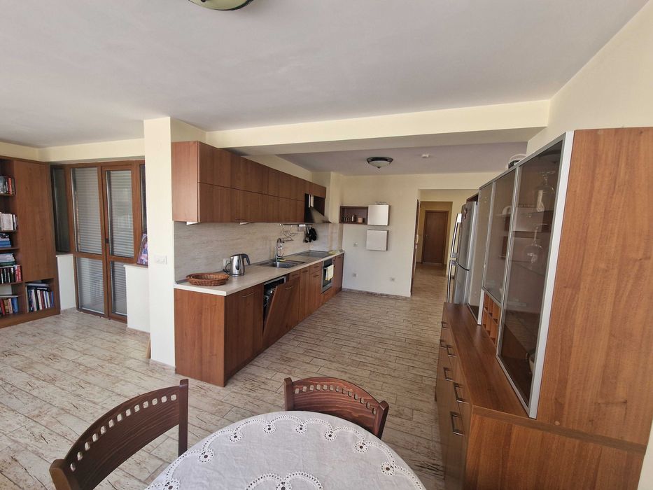 Продава се Многостаен апартамент в Благоевград, Широк център - 220 кв.м за 788 €/кв.м - Снимка #2