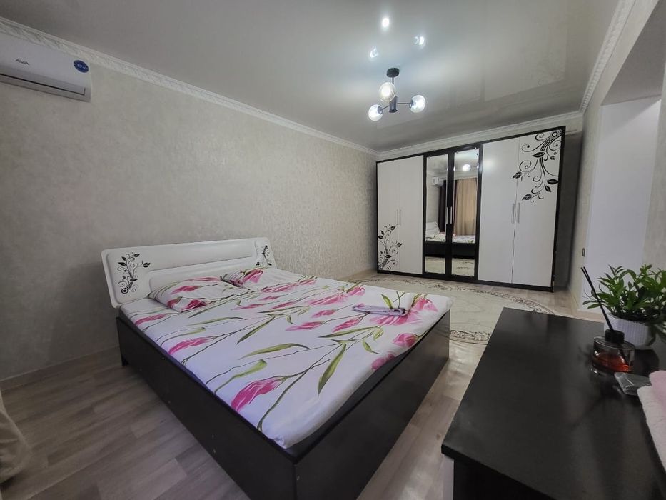 Посуточно 1 комнатная, центр