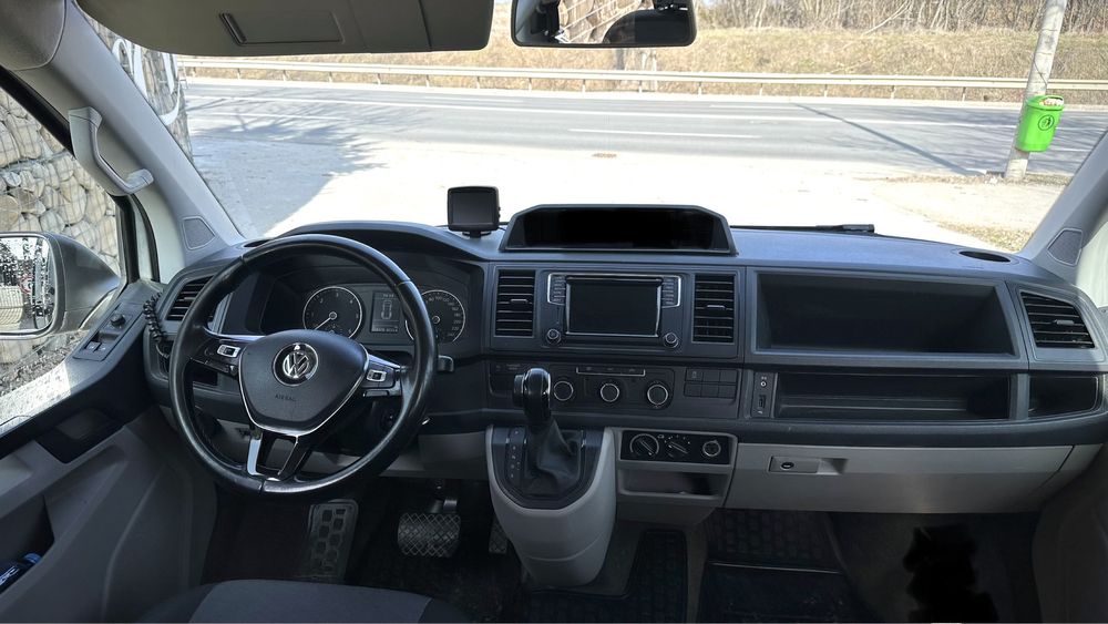 Vand VW Transporter T6, 2017, 8 locuri, DSG, 4x4