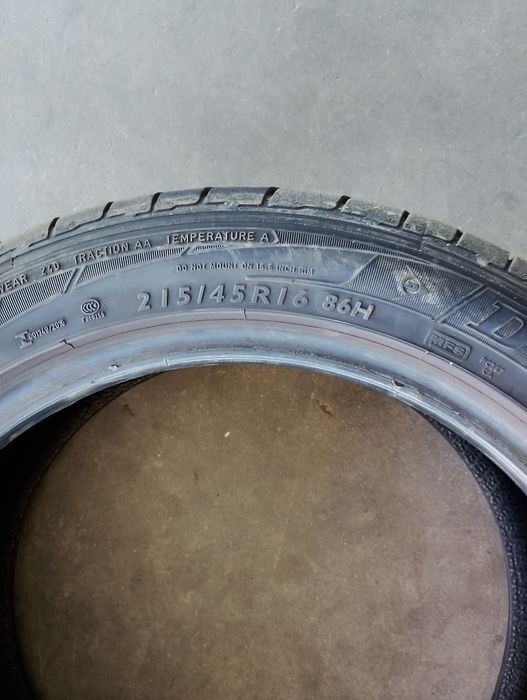 Гуми 215/45/16 Dunlop DOT:16г. 6.5мм. протектор