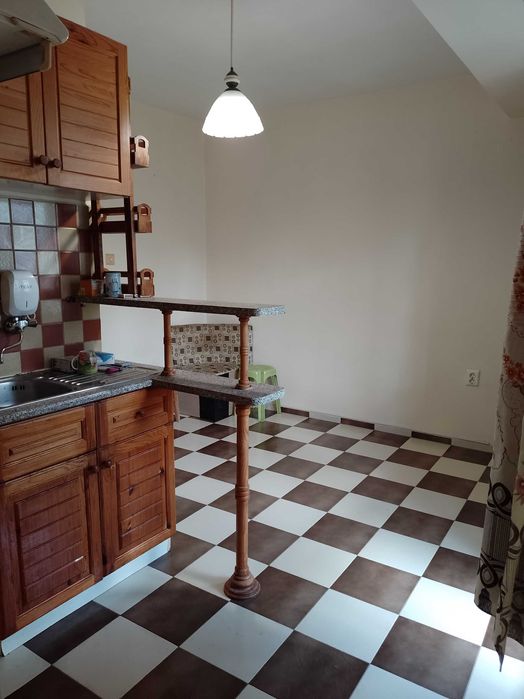 Продава се Тристаен апартамент в Варна, Лятно кино Тракия - 67 кв.м за 1941 €/кв.м - Снимка #1