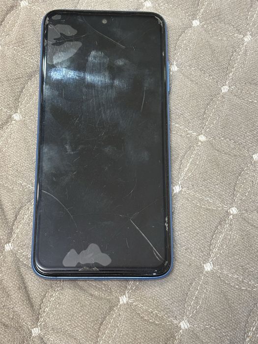 Redmi 10 синего цвета