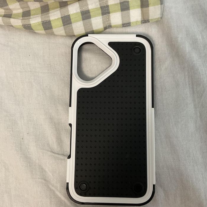 Iphone 16 128 gb 94 sanatate baterie vine si cu huse