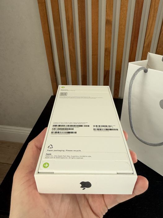 Продам Iphone 18 pro, 256gb, black