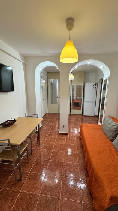 Vând apartament cu 2 camere strada Simion Bărnuțiu,etajul 1