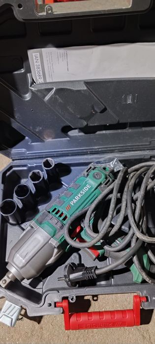 Mașină de impact-insurubat