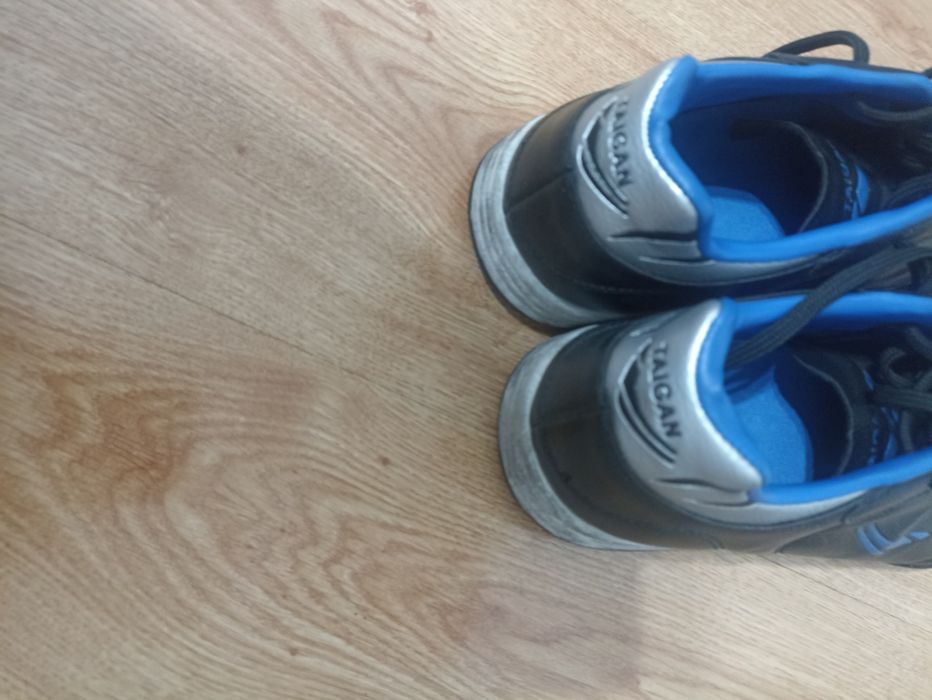 Кроссовки подростковые